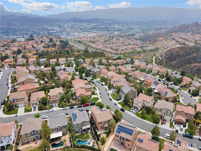 20361 Julia Lane, Saugus CA: https://media.crmls.org/medias/2e958b8b-d778-4c2c-847c-f7b029a13768.jpg