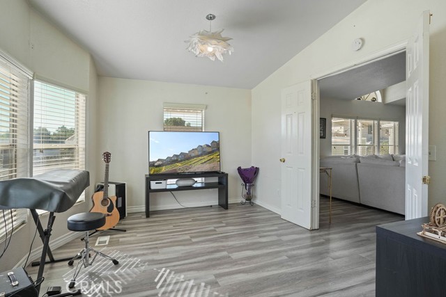 Detail Gallery Image 10 of 39 For 929 E Foothill Bld #30,  Upland,  CA 91786 - 3 Beds | 2 Baths