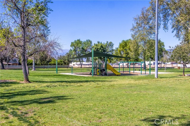 Detail Gallery Image 25 of 27 For 1720 Kingston, Redlands,  CA 92374 - 3 Beds | 2 Baths