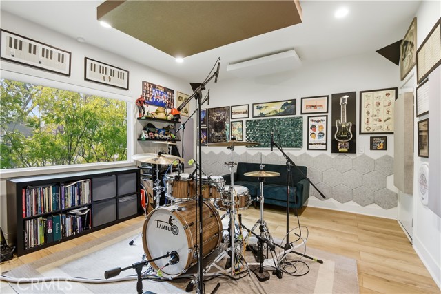 Detail Gallery Image 48 of 53 For 22637 Erwin St, Woodland Hills,  CA 91367 - 6 Beds | 5/1 Baths