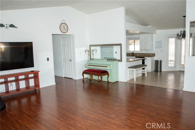 Detail Gallery Image 7 of 48 For 13040 Rain Shadow Rd, Victorville,  CA 92395 - 3 Beds | 2 Baths