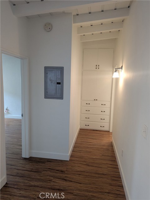 Detail Gallery Image 5 of 12 For 425 Orchid Ave #REAR,  Corona Del Mar,  CA 92625 - 1 Beds | 1 Baths