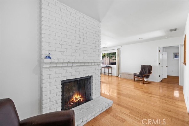 Detail Gallery Image 13 of 39 For 17419 Leadwell, Lake Balboa,  CA 91406 - 4 Beds | 2 Baths