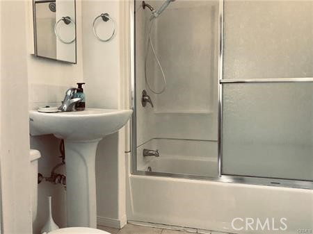 https://media.crmls.org/medias/2e987a1b-10a6-4658-bd2c-e64aa1ed3142.jpg?preset=X-Large