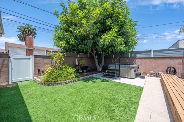 2325 Golden Avenue, Long Beach CA: https://media.crmls.org/medias/2e98d865-7866-4309-a37a-079add82c22a.jpg