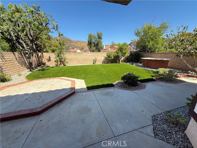 Detail Gallery Image 15 of 33 For 19705 Shadow Glen Cir, Porter Ranch,  CA 91326 - 3 Beds | 2/1 Baths