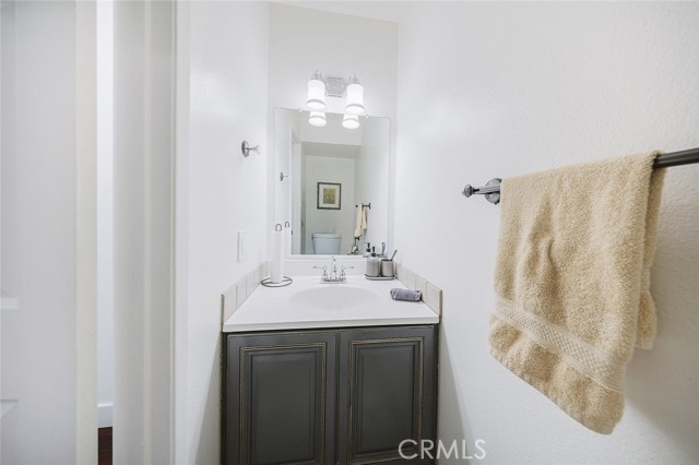Detail Gallery Image 16 of 39 For 9775 via Roma, Burbank,  CA 91504 - 2 Beds | 3 Baths