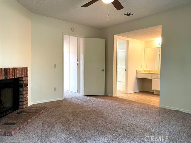 1077 Santo Antonio S Drive, Colton CA: https://media.crmls.org/medias/2e9ac2ff-073b-4a9a-8d84-2ed88544c326.jpg