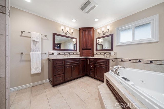 Detail Gallery Image 4 of 44 For 4822 W Avenue M12, Lancaster,  CA 93536 - 4 Beds | 2 Baths