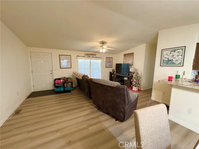 Detail Gallery Image 8 of 32 For 21210 W Arrow Hwy #24,  Covina,  CA 91724 - 3 Beds | 2 Baths