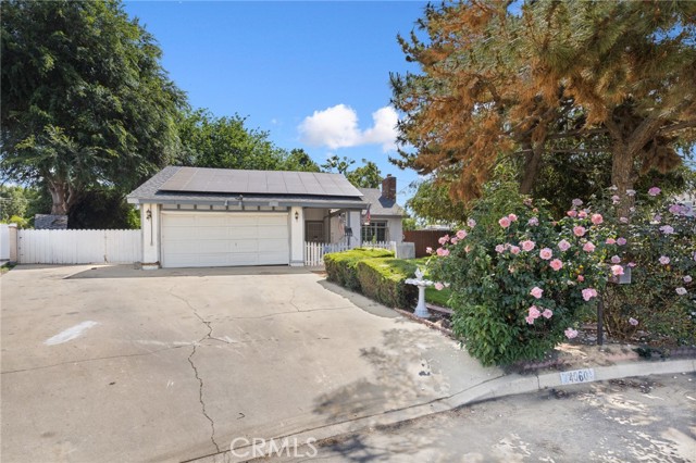 4060 Olive Street, Chino CA: https://media.crmls.org/medias/2e9b562c-d2f6-45ea-8336-2745d857b60a.jpg