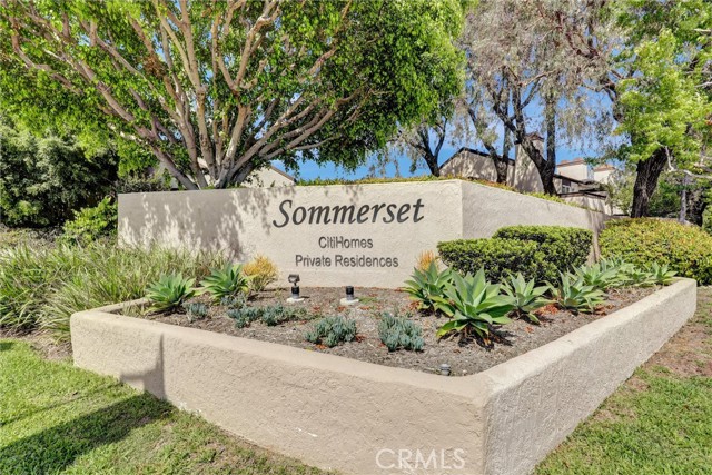 905 Powell Court, Costa Mesa CA: https://media.crmls.org/medias/2e9c7947-5b82-4ab2-9643-8d2de04f82b4.jpg