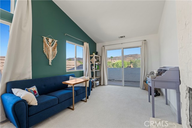 9744 Sweetwater Drive, Agua Dulce CA: https://media.crmls.org/medias/2e9c921d-706e-4cb4-adda-580d8c57c17d.jpg