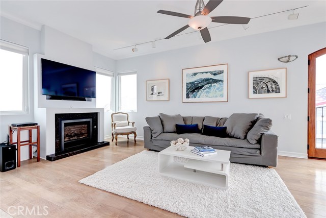 469 27th Street, Manhattan Beach, California 90266, 3 Bedrooms Bedrooms, ,3 BathroomsBathrooms,Residential,Sold,27th,SB22088434