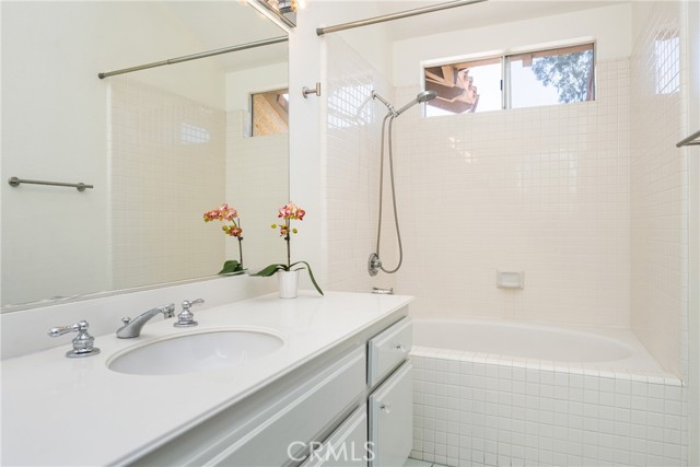 7 Cascada, Rancho Santa Margarita CA: https://media.crmls.org/medias/2e9f3ce7-256d-40df-a428-830a0a6b2f64.jpg