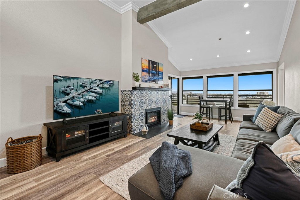 260 Cagney Lane #313