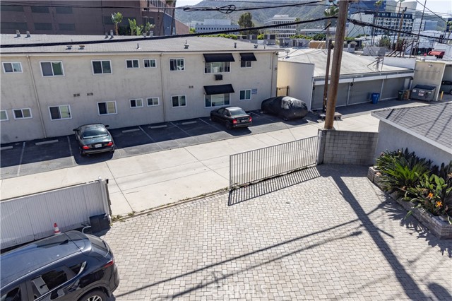 Detail Gallery Image 53 of 66 For 124 N Naomi, Burbank,  CA 91505 - 4 Beds | 3 Baths