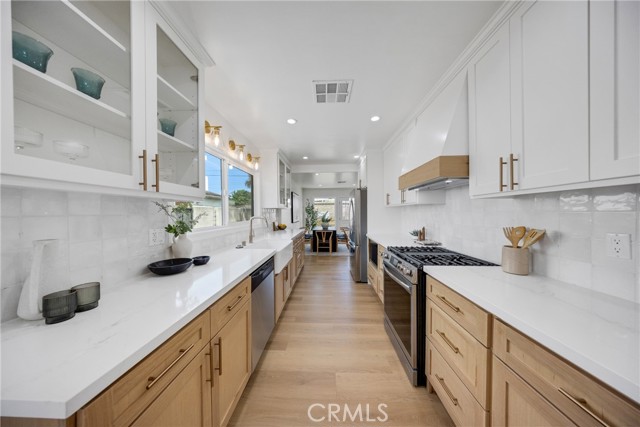 Detail Gallery Image 14 of 28 For 4730 Benito St, Montclair,  CA 91763 - 4 Beds | 1/1 Baths