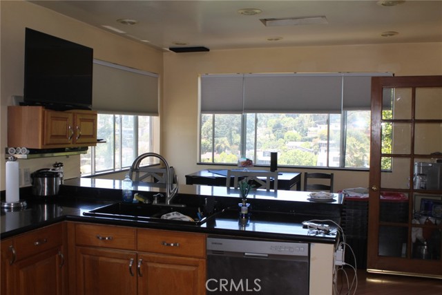 2859 Effie Street, Los Angeles CA: https://media.crmls.org/medias/2e9fd184-04ef-4239-8067-381c926c9ffe.jpg