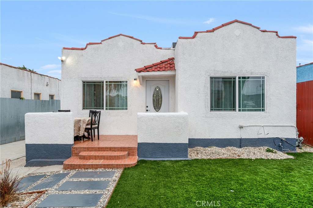 538 W 97th