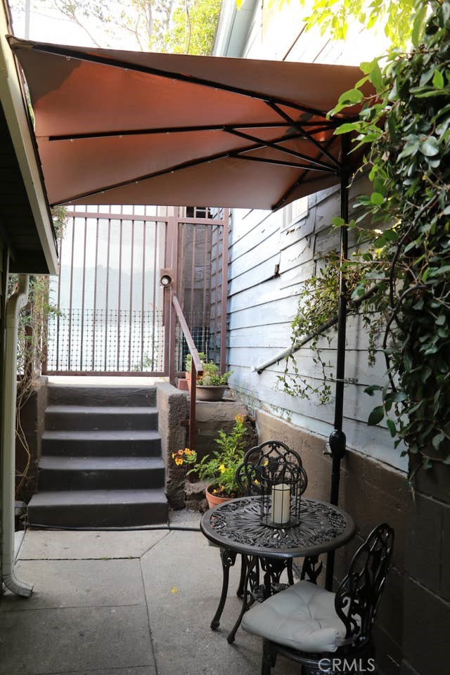 Detail Gallery Image 6 of 11 For 3339 W 27th St, Los Angeles,  CA 90018 - 2 Beds | 1 Baths
