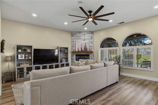 Detail Gallery Image 18 of 70 For 4401 Palisades, Bakersfield,  CA 93308 - 4 Beds | 3 Baths