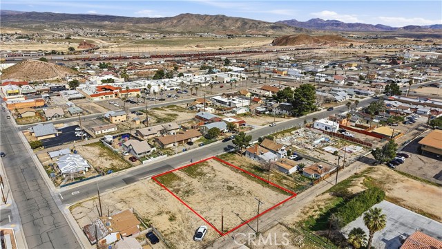 Detail Gallery Image 4 of 13 For 212 E Fredricks St, Barstow,  CA 92311 - – Beds | – Baths