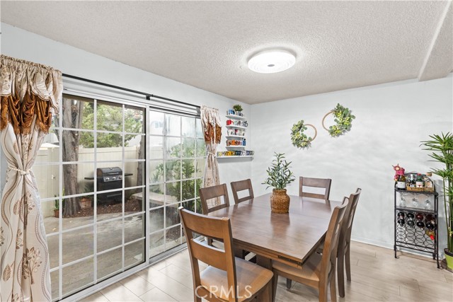 Detail Gallery Image 12 of 35 For 6635 Bridle Cir, Yorba Linda,  CA 92886 - 4 Beds | 2 Baths