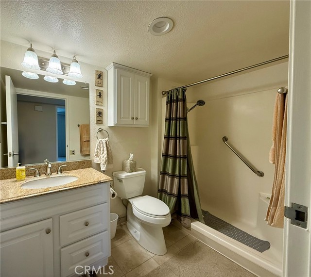 24055 Paseo Del Lago, Laguna Woods CA: https://media.crmls.org/medias/2ea1bf3b-e6b5-4d19-9ffb-007e7020afaa.jpg