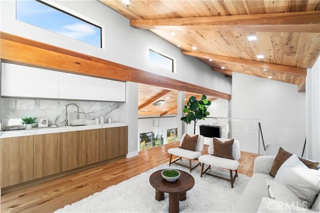 Detail Gallery Image 22 of 55 For 8566 Hollywood Bld, Los Angeles,  CA 90069 - 6 Beds | 6/1 Baths