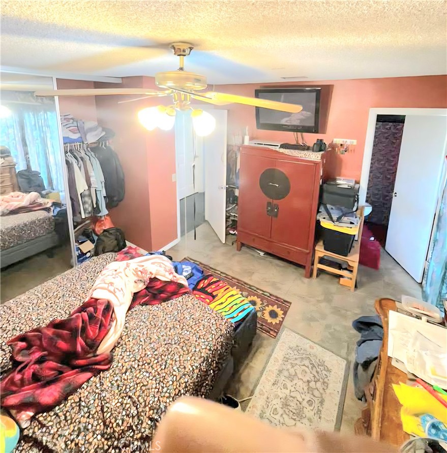 https://media.crmls.org/medias/2ea1ef5d-baa9-4547-83a2-45fd09a69366.jpg?preset=X-Large