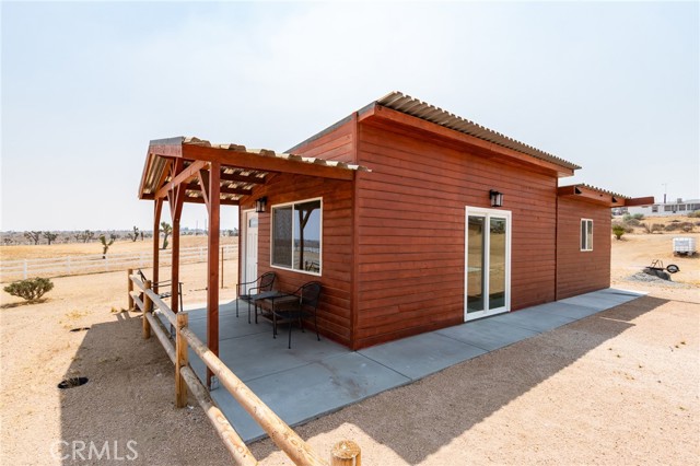 23833 Rancho Street, Apple Valley CA: https://media.crmls.org/medias/2ea23c07-ba25-422c-94a5-7f7e08dc5e3e.jpg