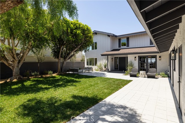 303 E Avenida Cordoba, San Clemente CA: https://media.crmls.org/medias/2ea37650-cddf-4b83-92e5-0676b9d27584.jpg