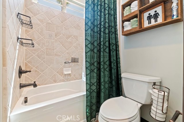 16850 Nandina Avenue, Riverside CA: https://media.crmls.org/medias/2ea3be62-2cfc-4640-ab5b-510aca10b218.jpg
