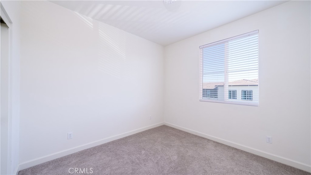 https://media.crmls.org/medias/2ea429c0-31bc-49c4-8306-f816a3129ae1.jpg?preset=X-Large