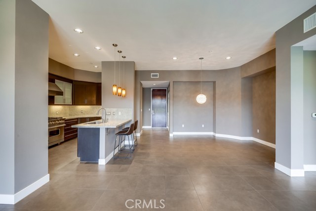 Detail Gallery Image 9 of 75 For 402 Rockefeller #410,  Irvine,  CA 92612 - 2 Beds | 2/1 Baths