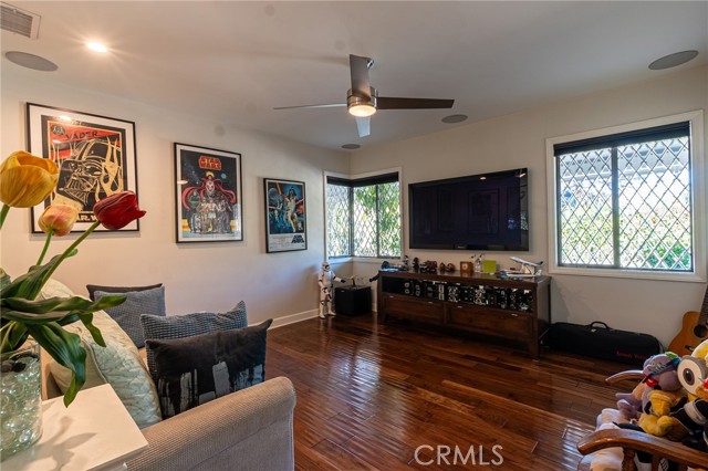 Detail Gallery Image 32 of 36 For 17928 Sunburst St, –,  CA 91325 - 3 Beds | 3 Baths