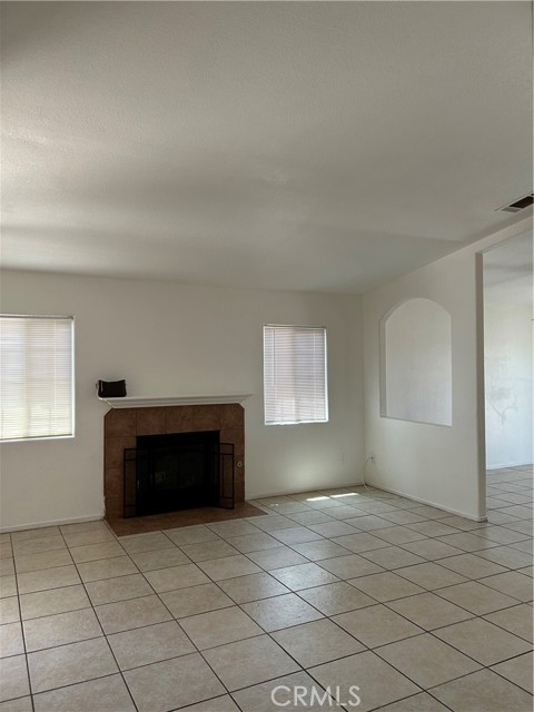 Detail Gallery Image 2 of 6 For 17012 Monaco Dr, Victorville,  CA 92395 - 3 Beds | 2 Baths