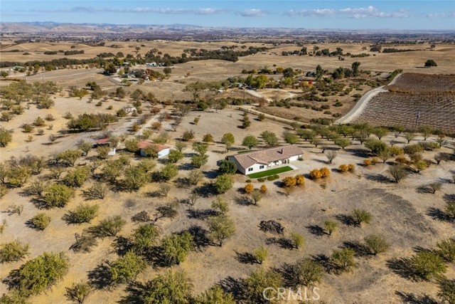 Detail Gallery Image 48 of 54 For 5395 Mustard Creek Rd, Paso Robles,  CA 93447 - 3 Beds | 3 Baths