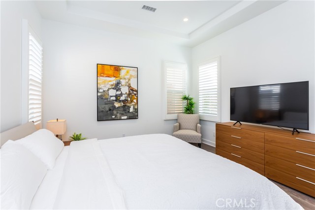 Detail Gallery Image 12 of 51 For 108 Hargrove, Irvine,  CA 92620 - 4 Beds | 2/1 Baths