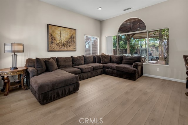 Detail Gallery Image 8 of 74 For 40071 via Espana, Murrieta,  CA 92562 - 5 Beds | 3 Baths