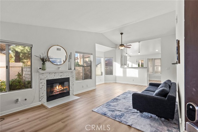 Detail Gallery Image 3 of 21 For 28325 Seco Canyon #365,  Saugus,  CA 91390 - 3 Beds | 2 Baths