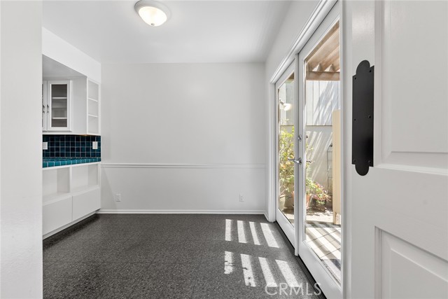 11053 Strathmore Drive, Westwood - Century City CA: https://media.crmls.org/medias/2ea8d1c1-de93-46df-9701-685f14011140.jpg