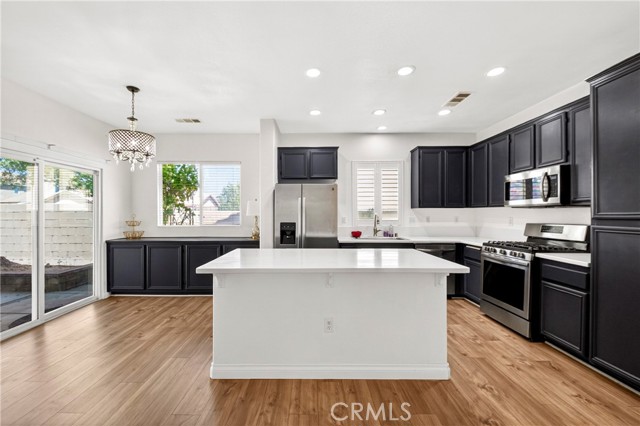 Detail Gallery Image 11 of 51 For 2037 W Avenue H6, Lancaster,  CA 93536 - 4 Beds | 2 Baths