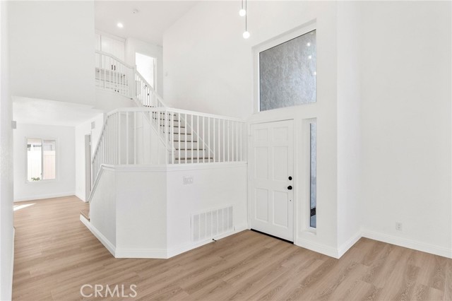 Image 4 of 51 For 40156 Starling Street