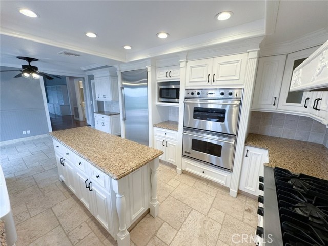 2315 Paseo De Cima, Glendale CA: https://media.crmls.org/medias/2ea91652-19c1-4f77-bf7b-0f62344095b7.jpg