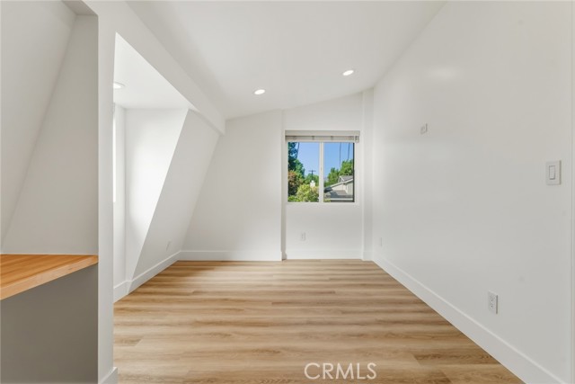 Detail Gallery Image 18 of 39 For 6200 Woodlake Ave, Woodland Hills,  CA 91367 - 3 Beds | 2 Baths