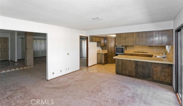 Detail Gallery Image 6 of 45 For 15490 Mondamon, Apple Valley,  CA 92307 - 4 Beds | 2 Baths