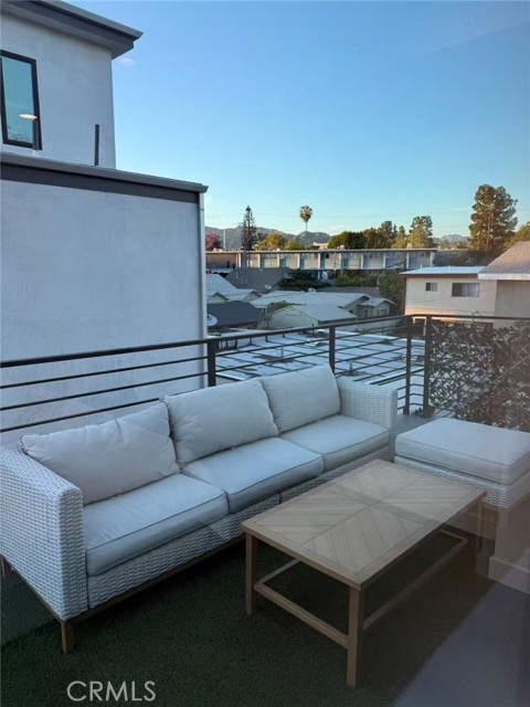 Detail Gallery Image 17 of 20 For 1205 Manzanita St, Silver Lake Los Angeles,  CA 90029 - 3 Beds | 3/1 Baths