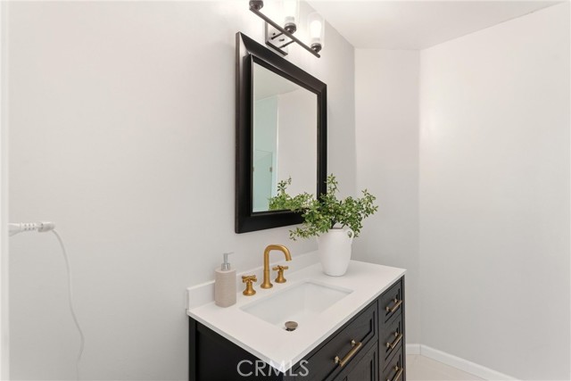 2106 Mcpherson Avenue, Los Angeles CA: https://media.crmls.org/medias/2ead444c-57ae-494c-8cd9-3f2e5c4f705e.jpg